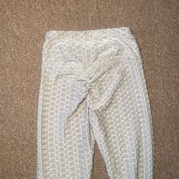 Hearts Collective matching athletic set in gray with ruching - Picture 5 of 8